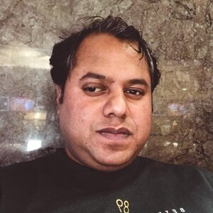 Dr navneet dev (1)